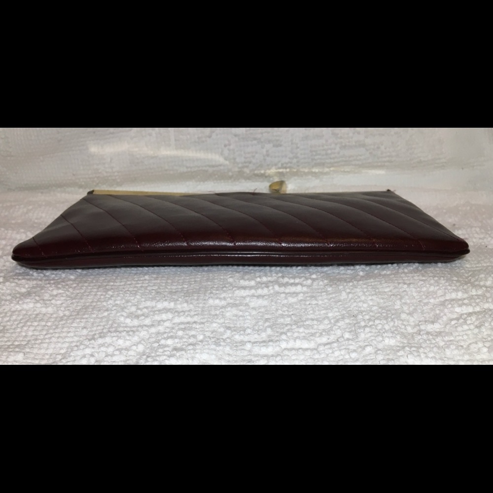 Vintage Clutch w/Hideaway Chain - Picture 6 of 7